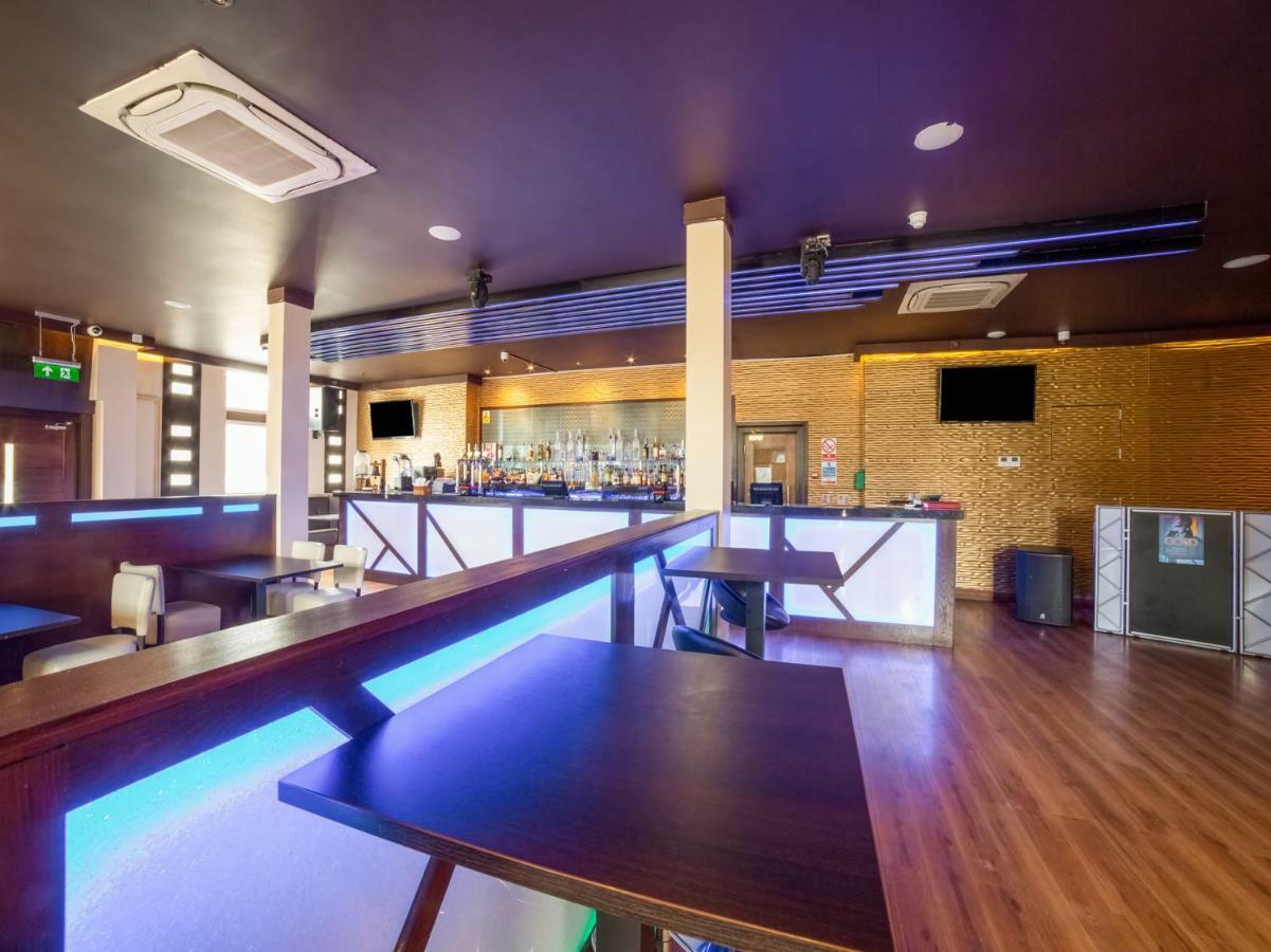 Oyo Osterley Park Hotel Isleworth Exterior photo